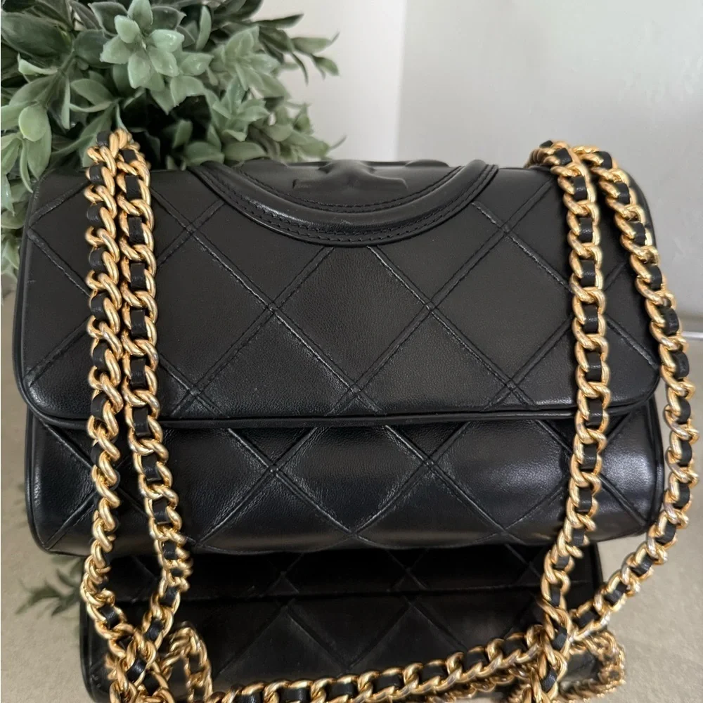 SMALL FLEMING SOFT SHOULDER BAG